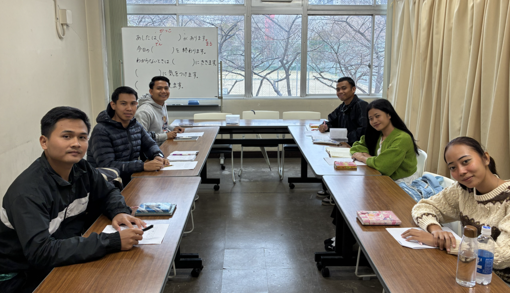 技能実習生の入国後講習の様子|日本語学習と生活支援(大阪)